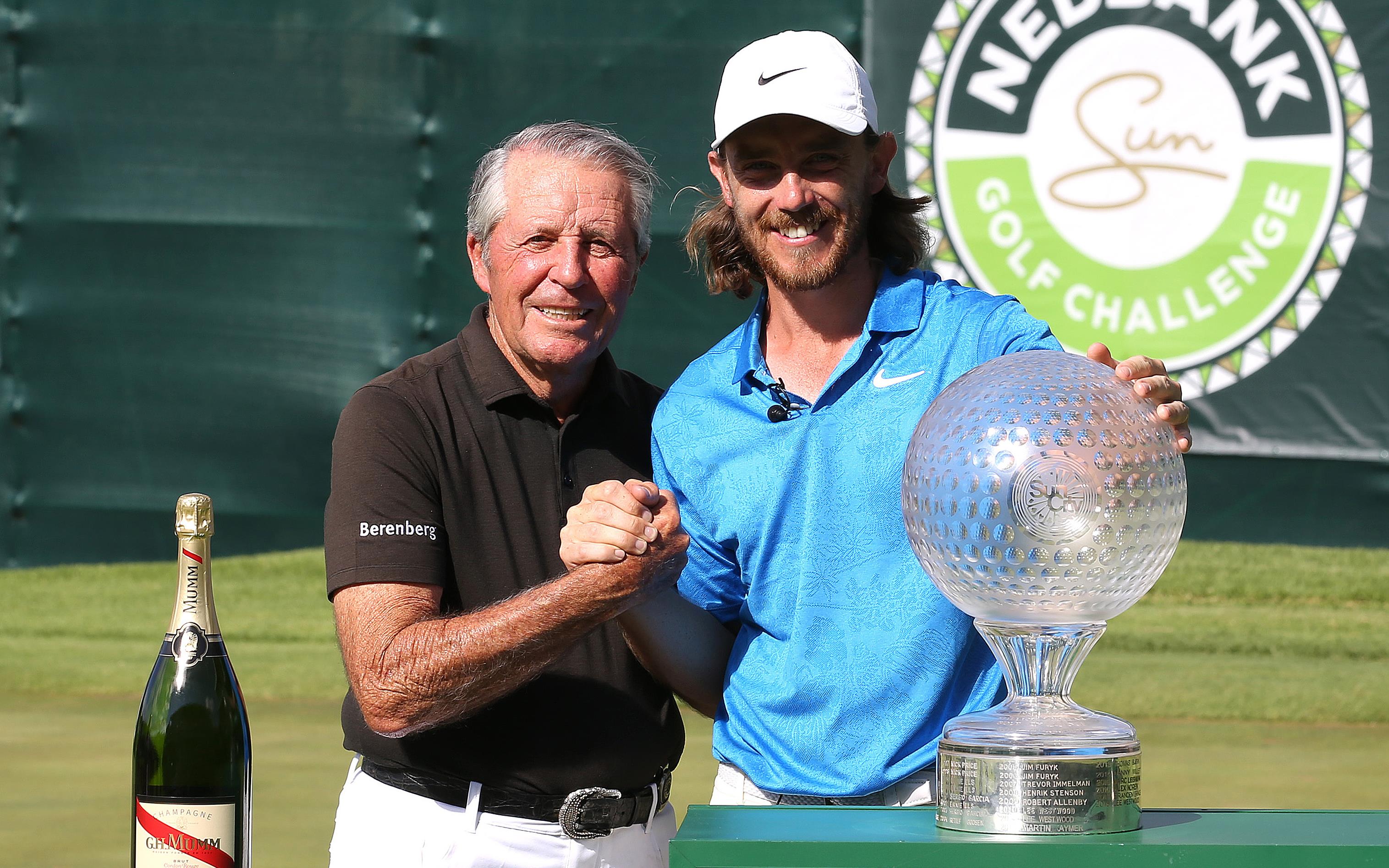 Tommy Fleetwood samen met golflegende Gary Player bij de Nedbank Golf Challenge
