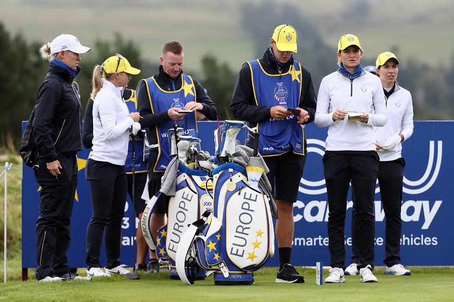 Anne van Dam tijdens haar oefenronde op de dinsdag van de Solheim Cup.
