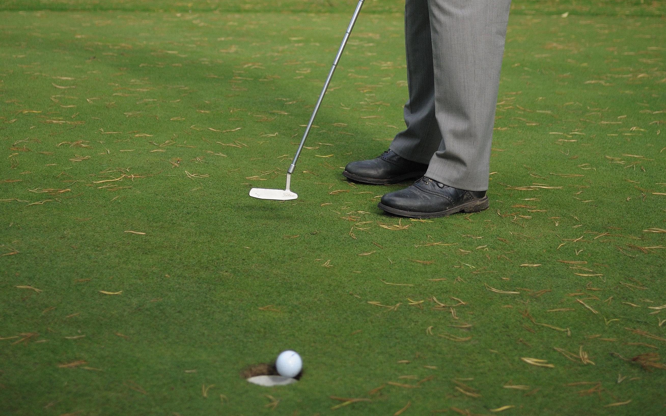 golf bal putt